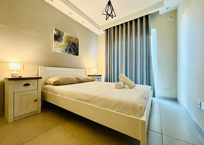 Stylish 2 Bedrooms Apartment In Gzira