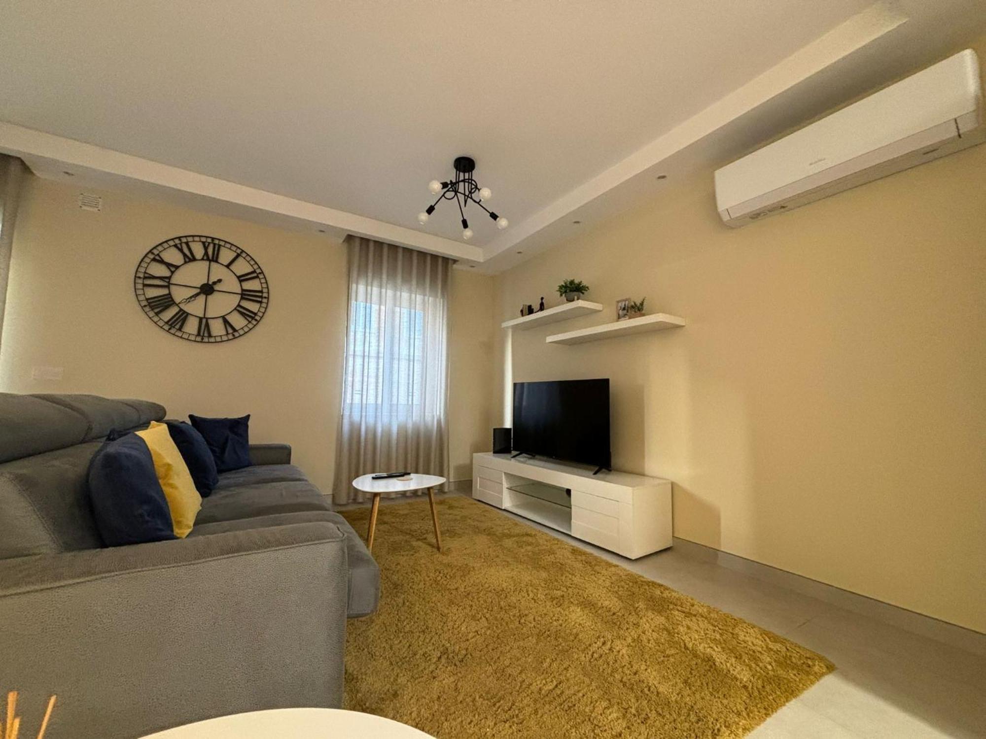 Stylish 2 Bedrooms In Lägenhet Gzira